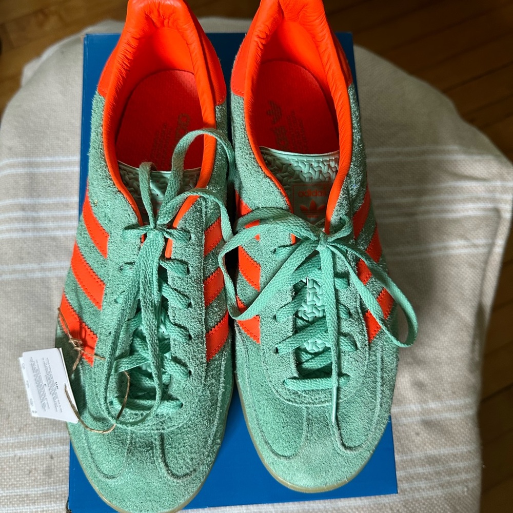 NIB Adidas Gazelle mint and orange stripes RARE
